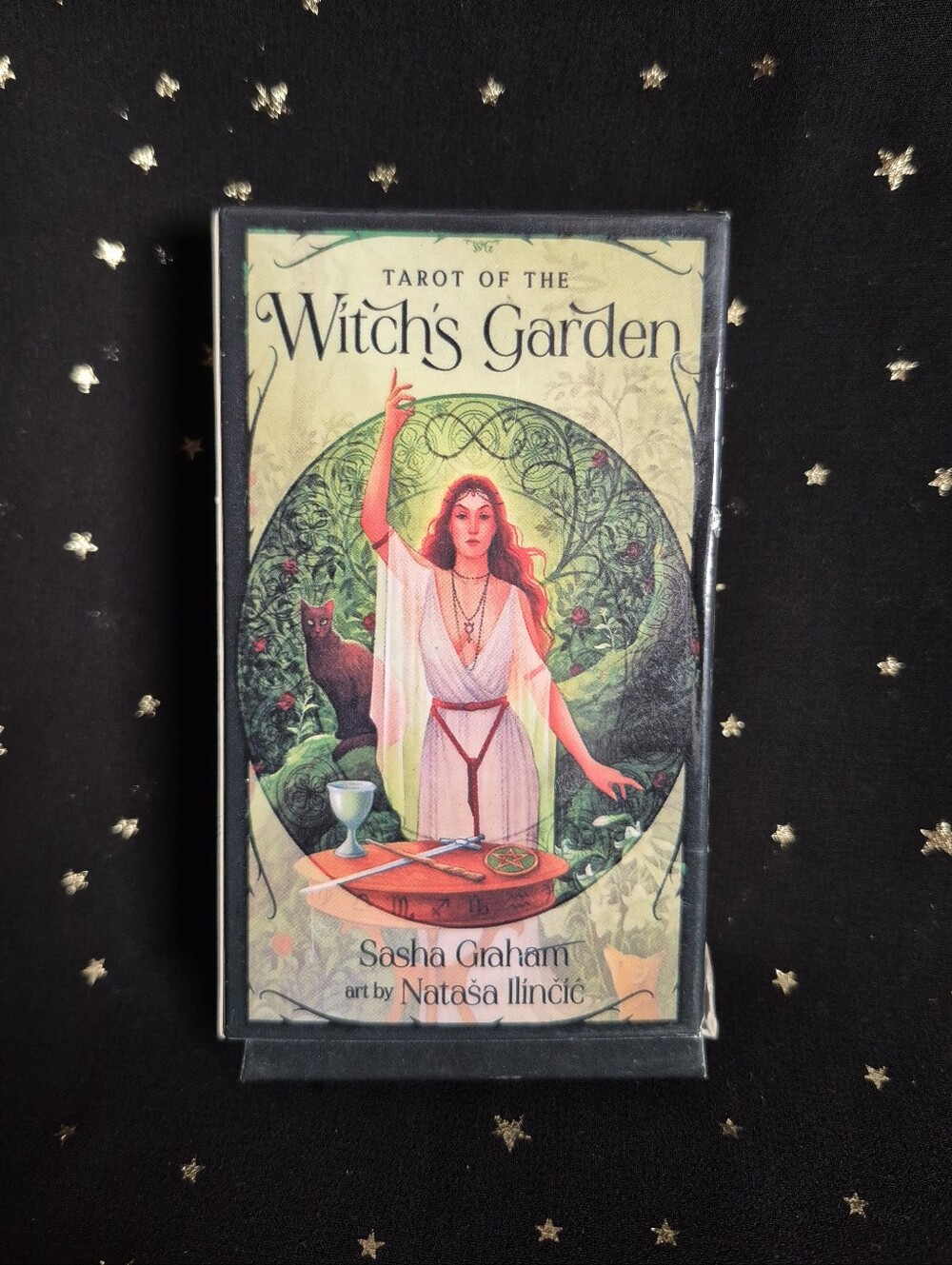 Tarot of the Witch's Garden Tarot Deck - Celtic Cottage Core Art Theme
